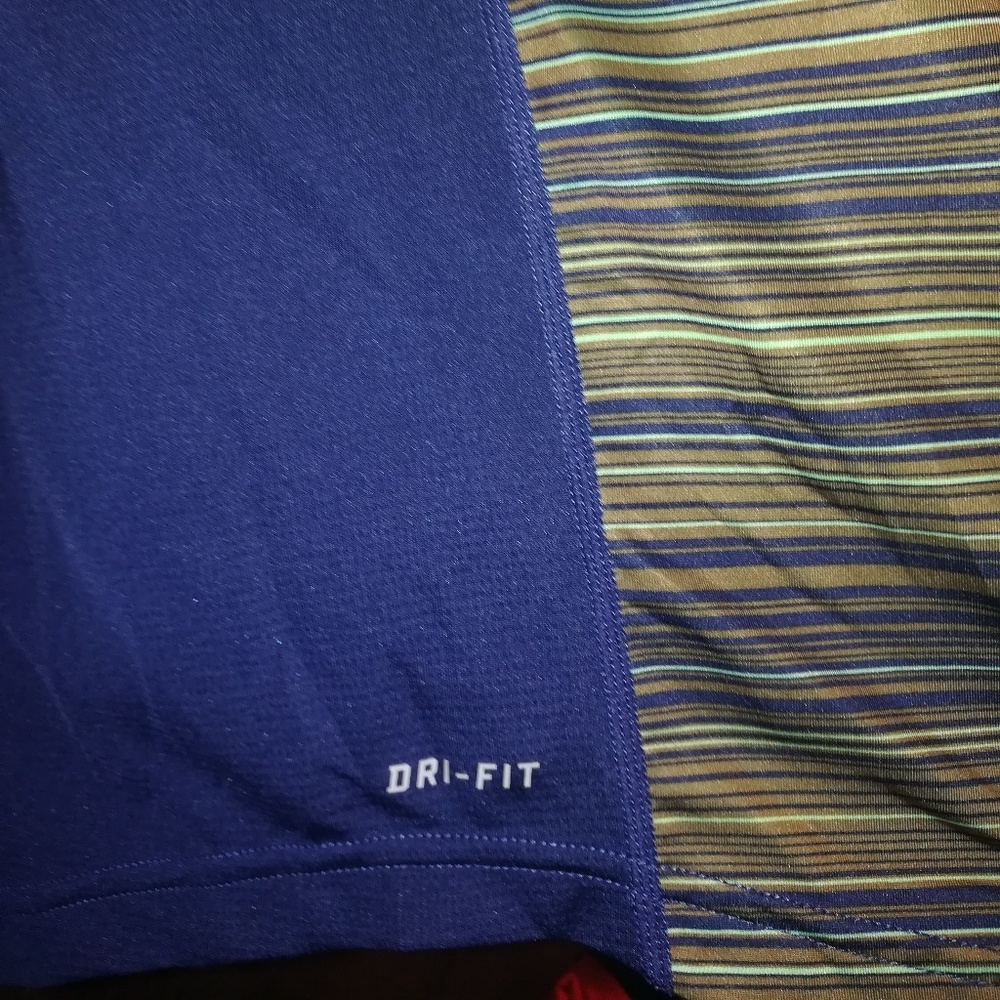 XL - Nike DriFit Tennis Shirt - Picture 5 of 7